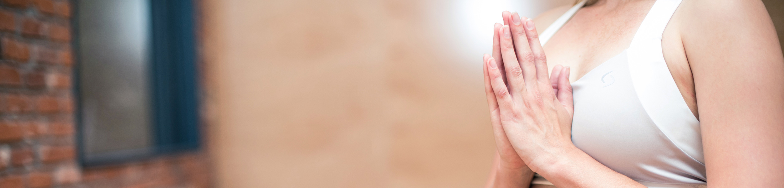 Bild von einer Frau die Yoga macht