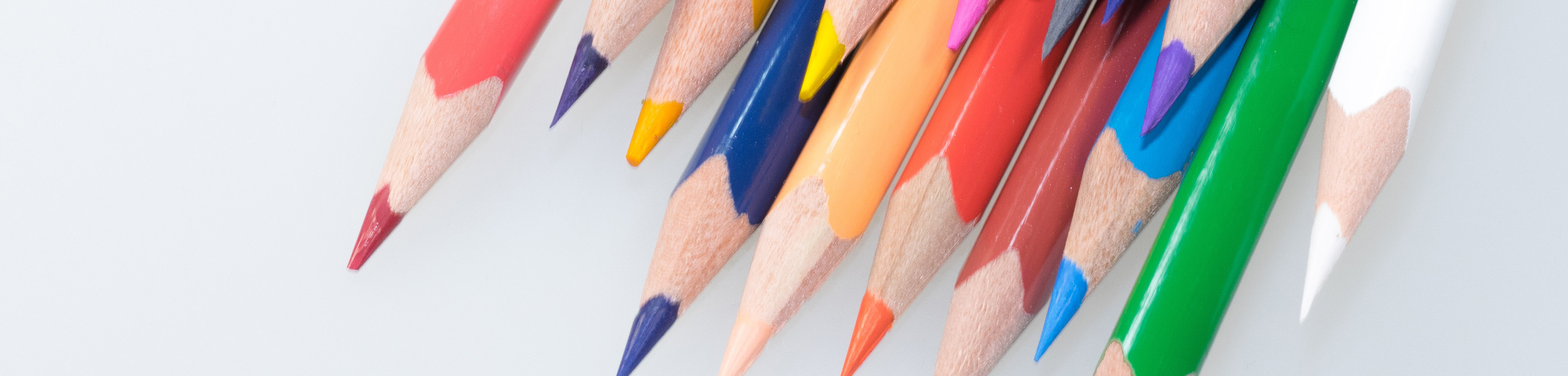 Bild von Stiften in verschiedenen Farben